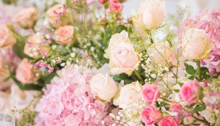 Blumenstrauß pink, beige, weiß